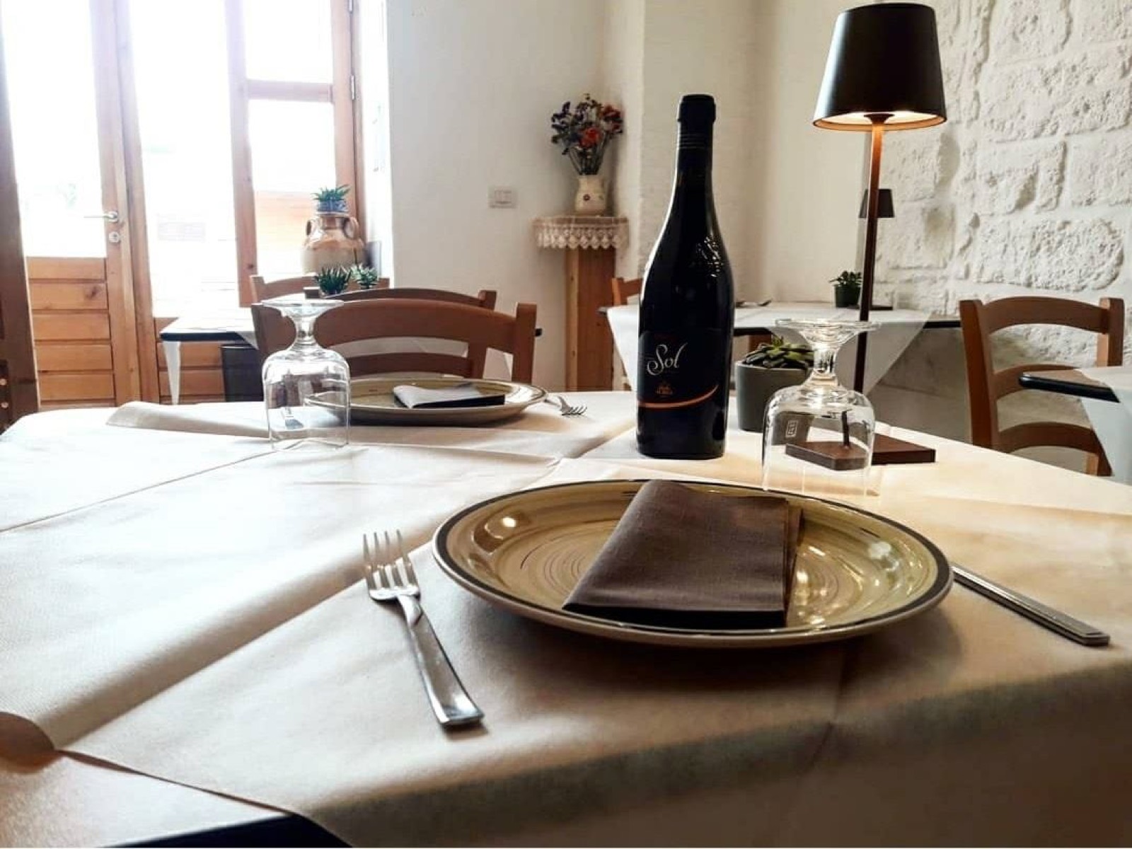 La sala e la piazza — Cuccundeo, Polignano a Mare